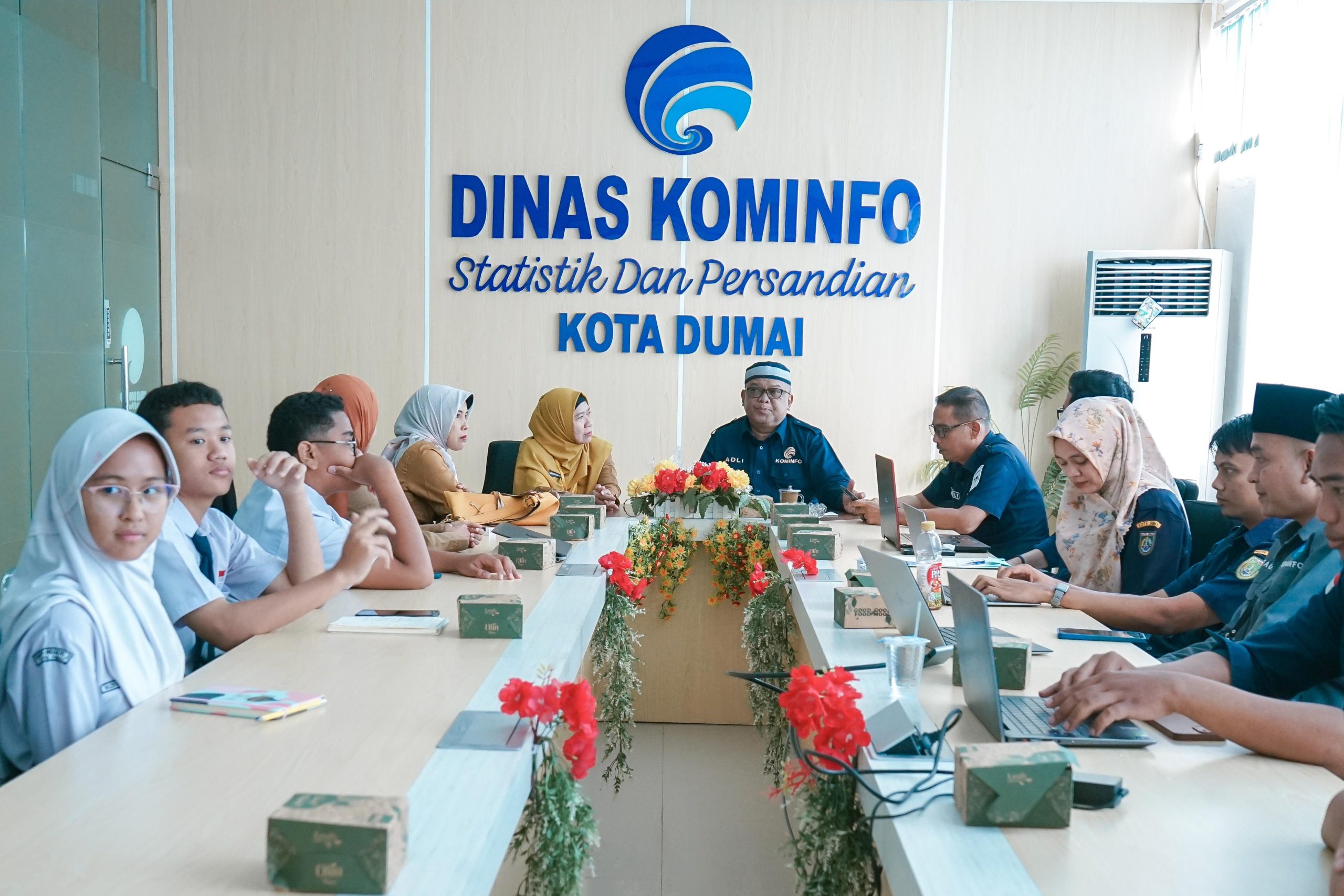 Dukung Pendidikan SMP Negeri 2 Bidang Teknologi Informasi