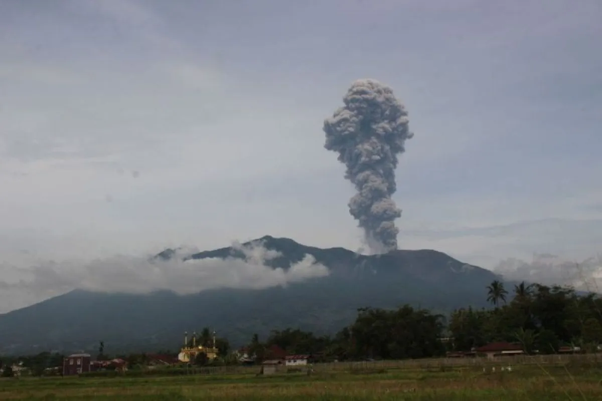 Gunung Marapi Sumatera Barat Erupsi