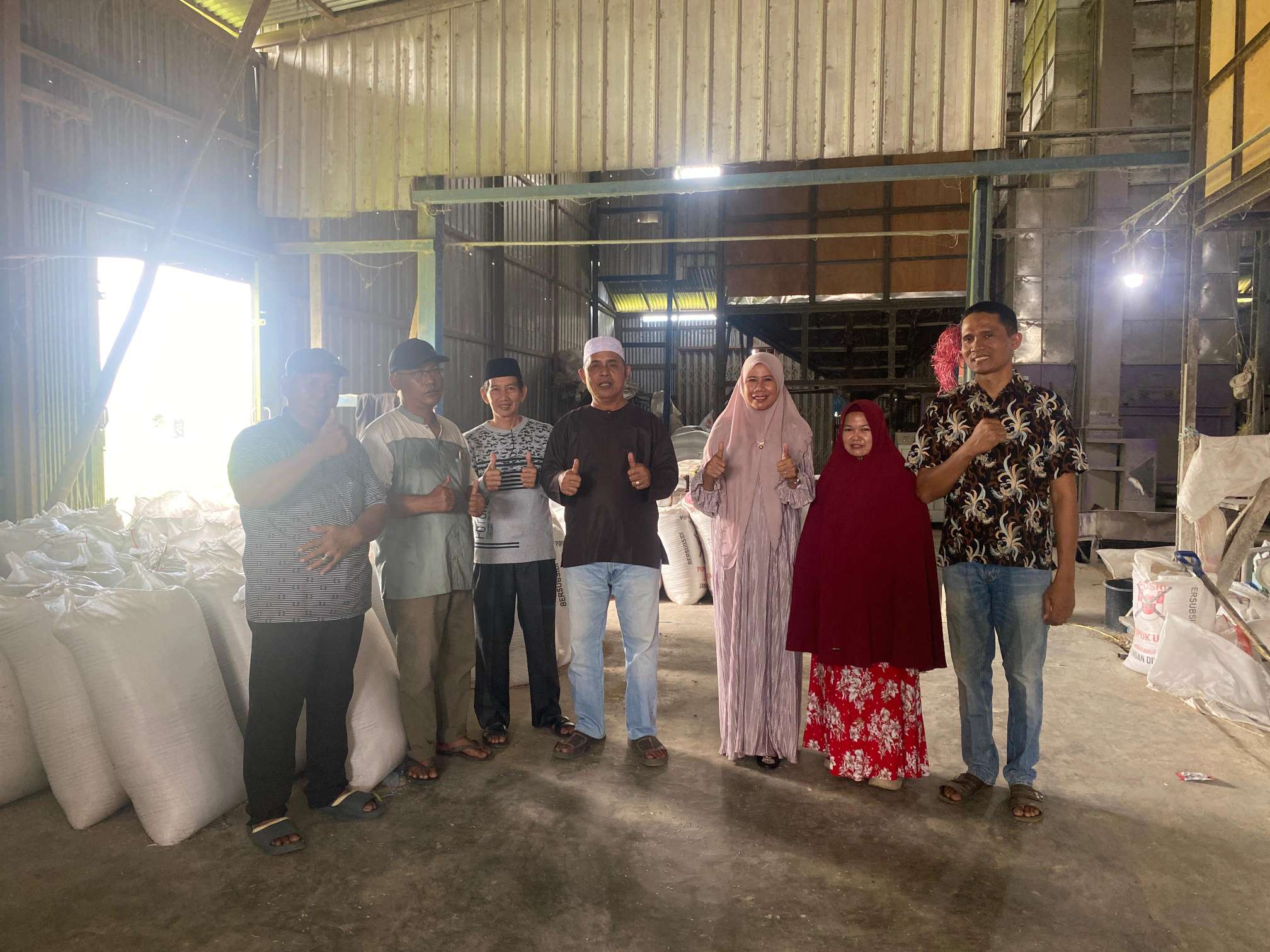 Pastikan Stok Beras Aman Bupati Indragiri Hilir Tinjau Penggilingan
