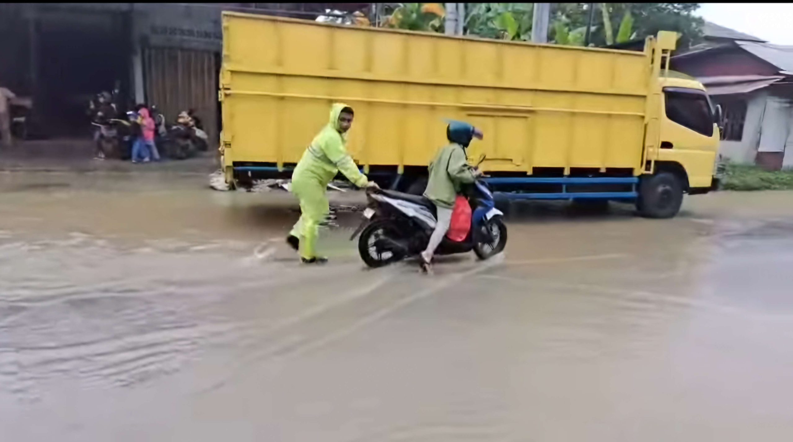Hujan Picu Banjir