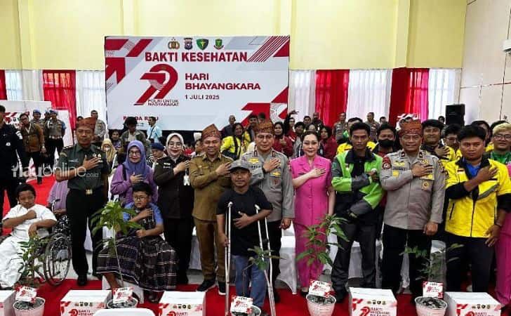 Polda Riau Gelar Baksos untuk Ojol dan Warga
