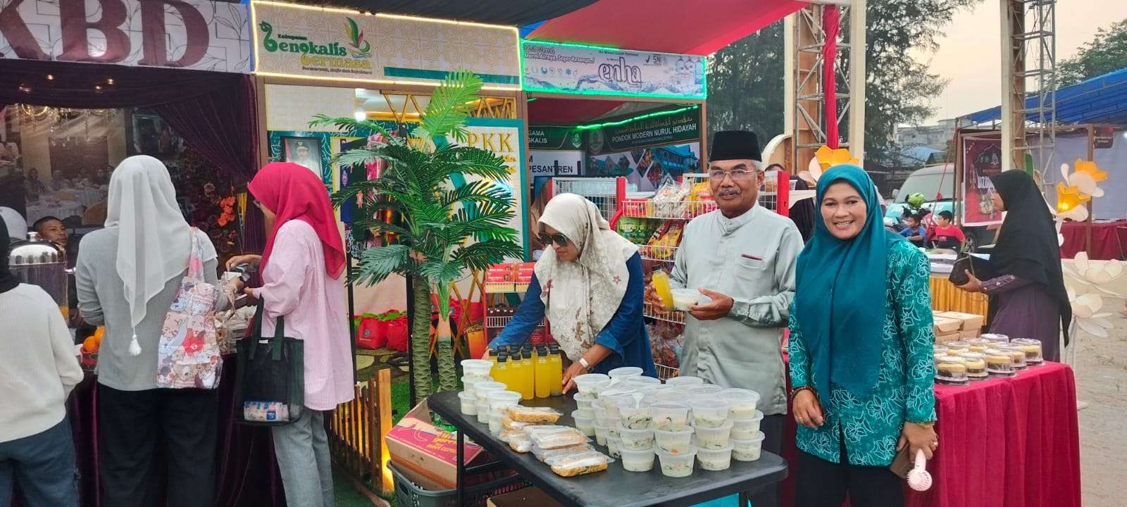 Stand TP PKK Kabupaten Bengkalis Sediakan Makanan Gratis